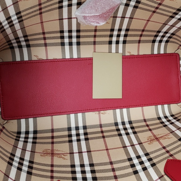 💯 Auth Burberry Reversible Red/Beige Tote Bag - Picture 4 of 8